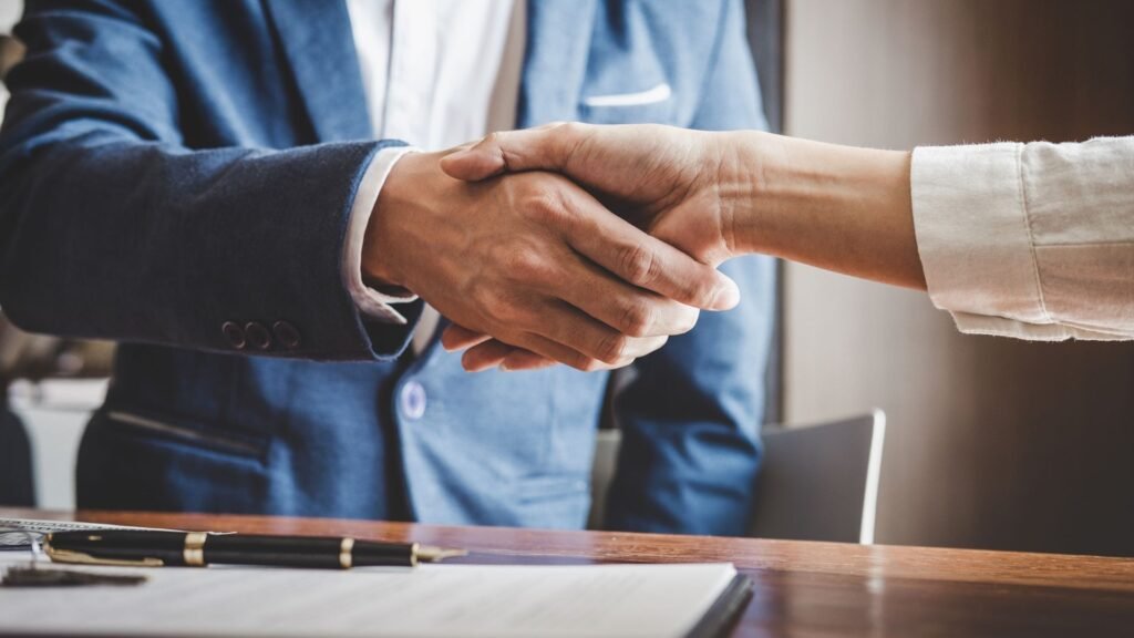 Aprenda a responder críticas no Google de forma construtiva e profissional